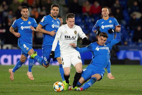 强调前场压 强调前场压